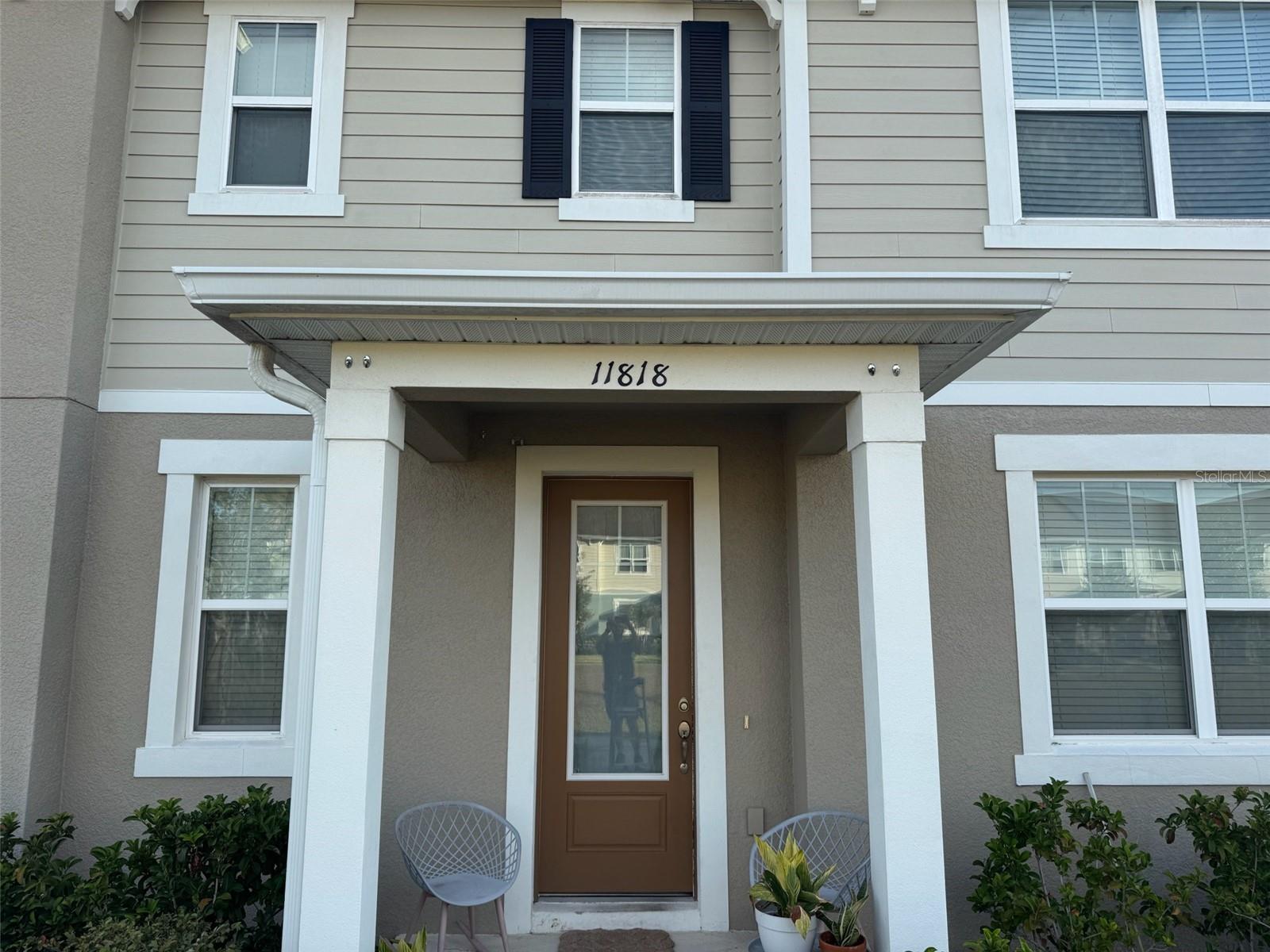 Looking for a stylish, move-in-ready rental in the Lake Nona area? This modern 3-bedroom, 2.5-bath townhouse, built in 2022, offers the perfect blend of comfort and convenience. Enjoy a bright, open floor plan with tile flooring throughout the first floor, a sleek kitchen featuring granite countertops and stainless steel appliances, and a private outdoor patio—ideal for relaxing or entertaining.
Upstairs, you’ll find three spacious bedrooms, including a primary suite with a walk-in closet and en-suite bath. A convenient half-bath downstairs, ample storage, and a two-car garage add to the home's functionality and appeal.
Nestled in a quiet, well-maintained community with quick access to Lake Nona, top-rated schools, major highways, shopping, dining, and Orlando International Airport, this home is perfect for professionals, families, or anyone seeking modern living in one of Orlando’s most desirable locations.
Don’t miss out—schedule your private tour today!