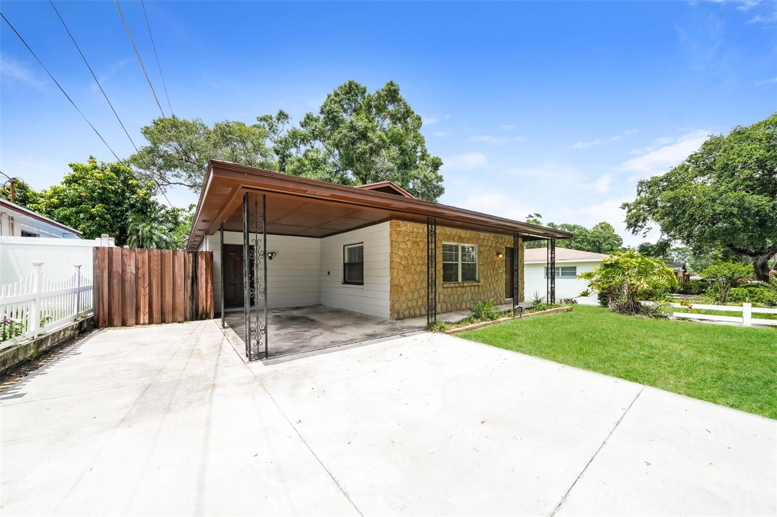 2117 W SAINT SOPHIA STREET