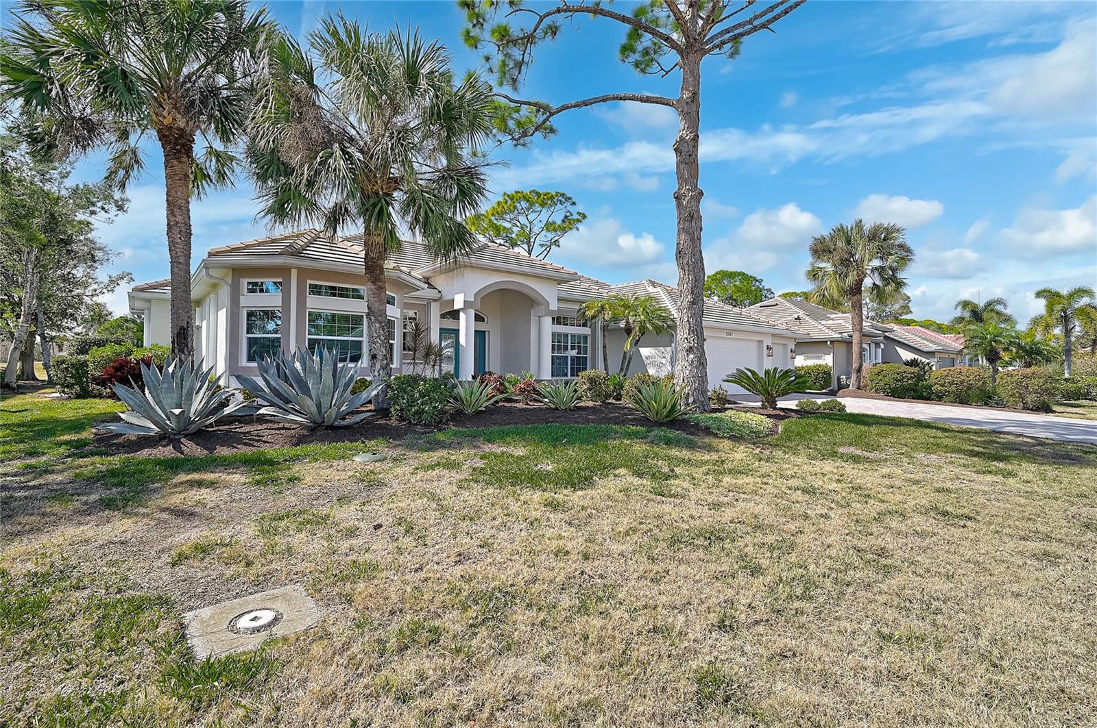 CALUSA LAKES - Residential