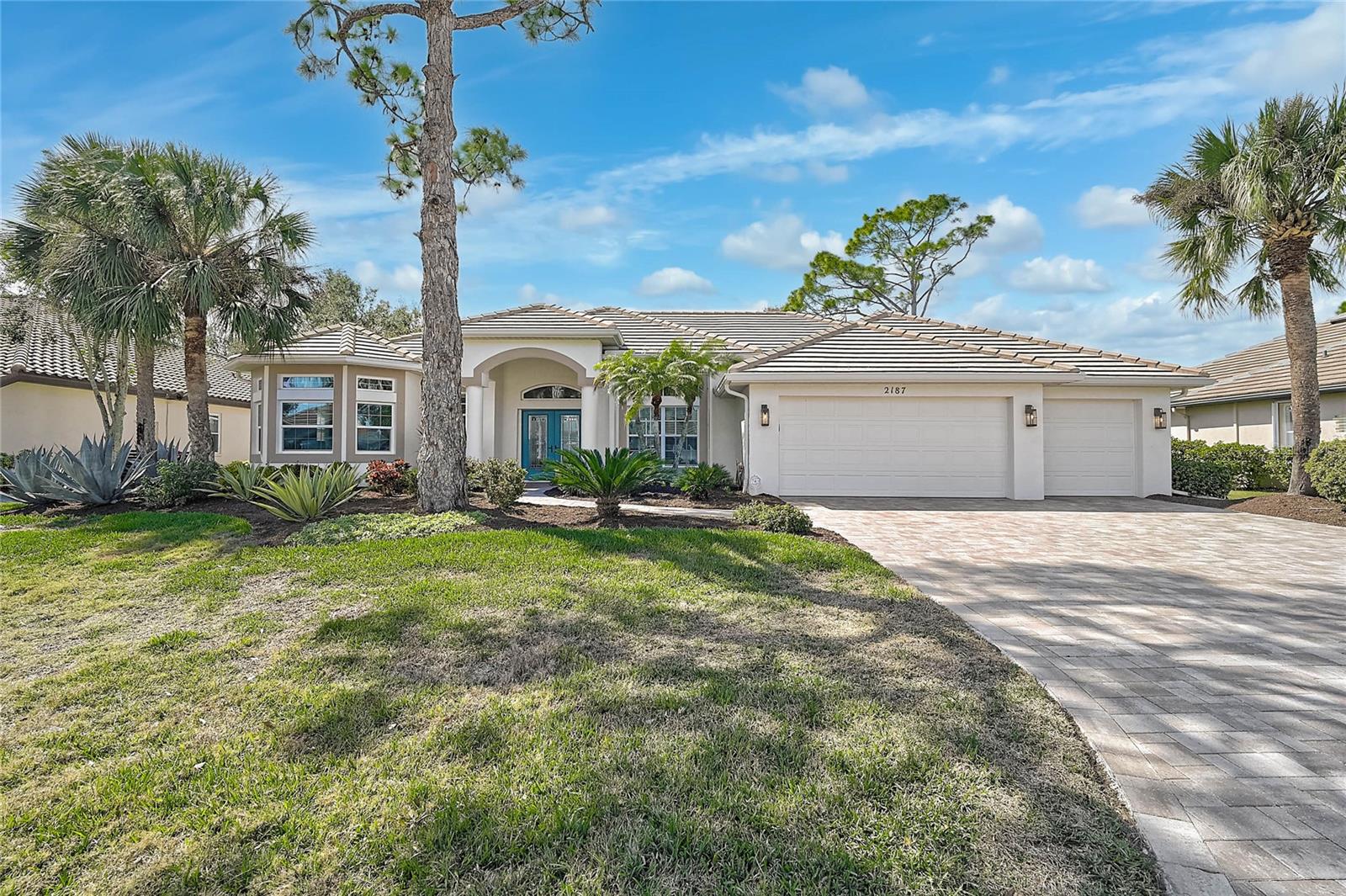 CALUSA LAKES - Residential