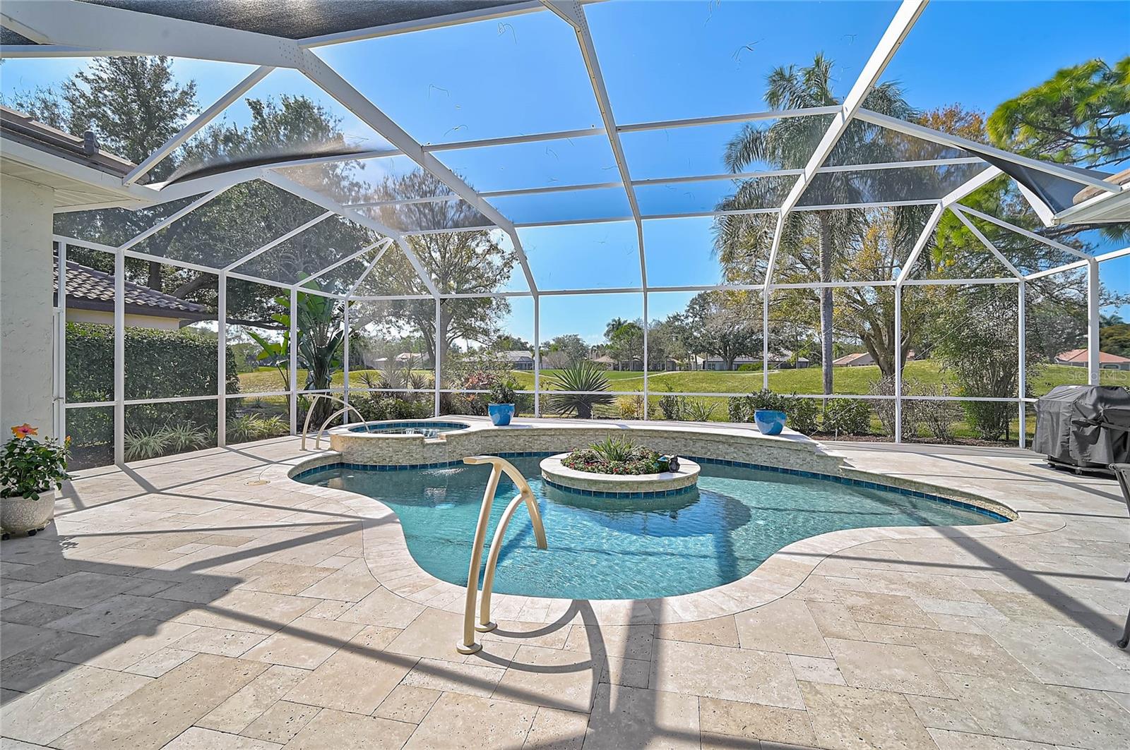 CALUSA LAKES - Residential