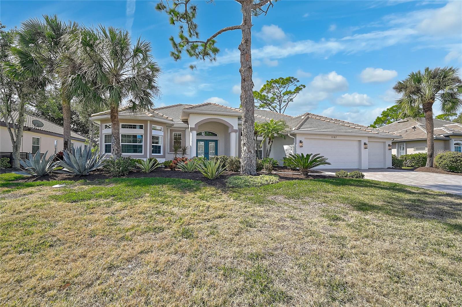 CALUSA LAKES - Residential