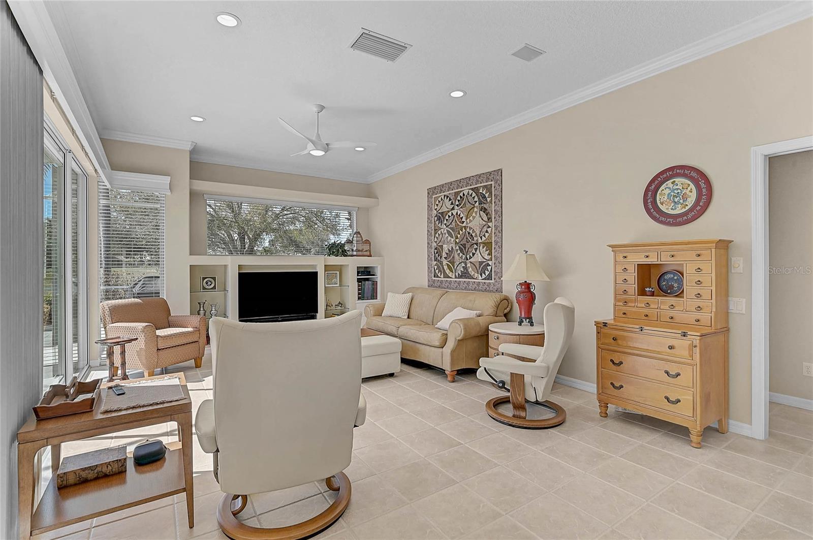 CALUSA LAKES - Residential