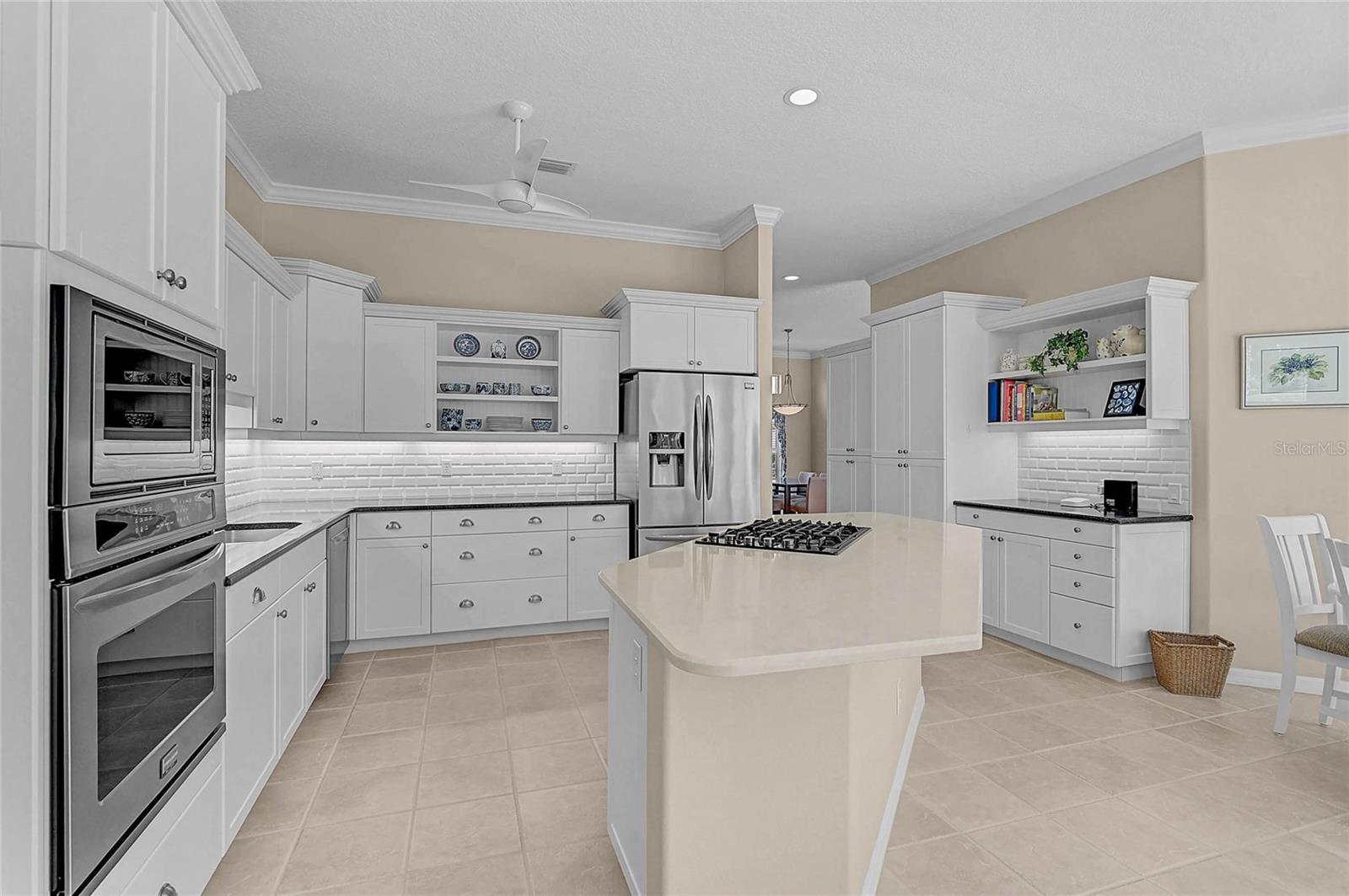 CALUSA LAKES - Residential