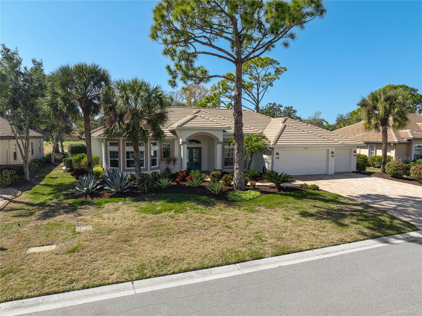 CALUSA LAKES - Residential