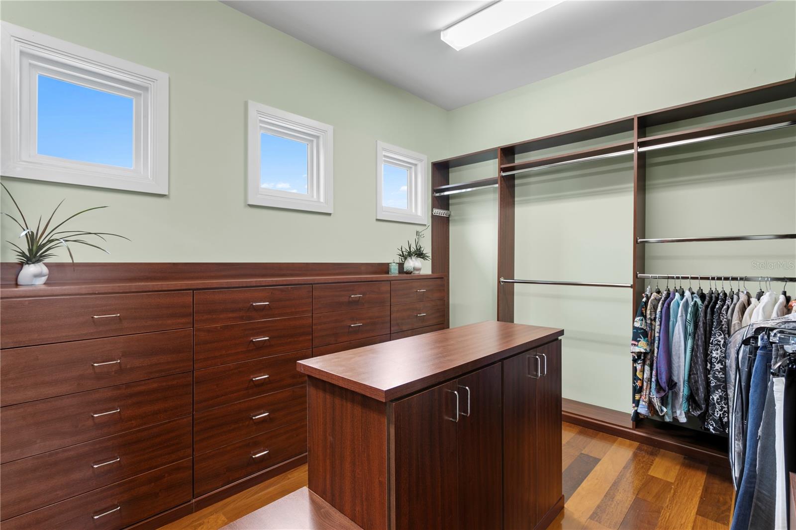 VENETIAN ISLES - Residential