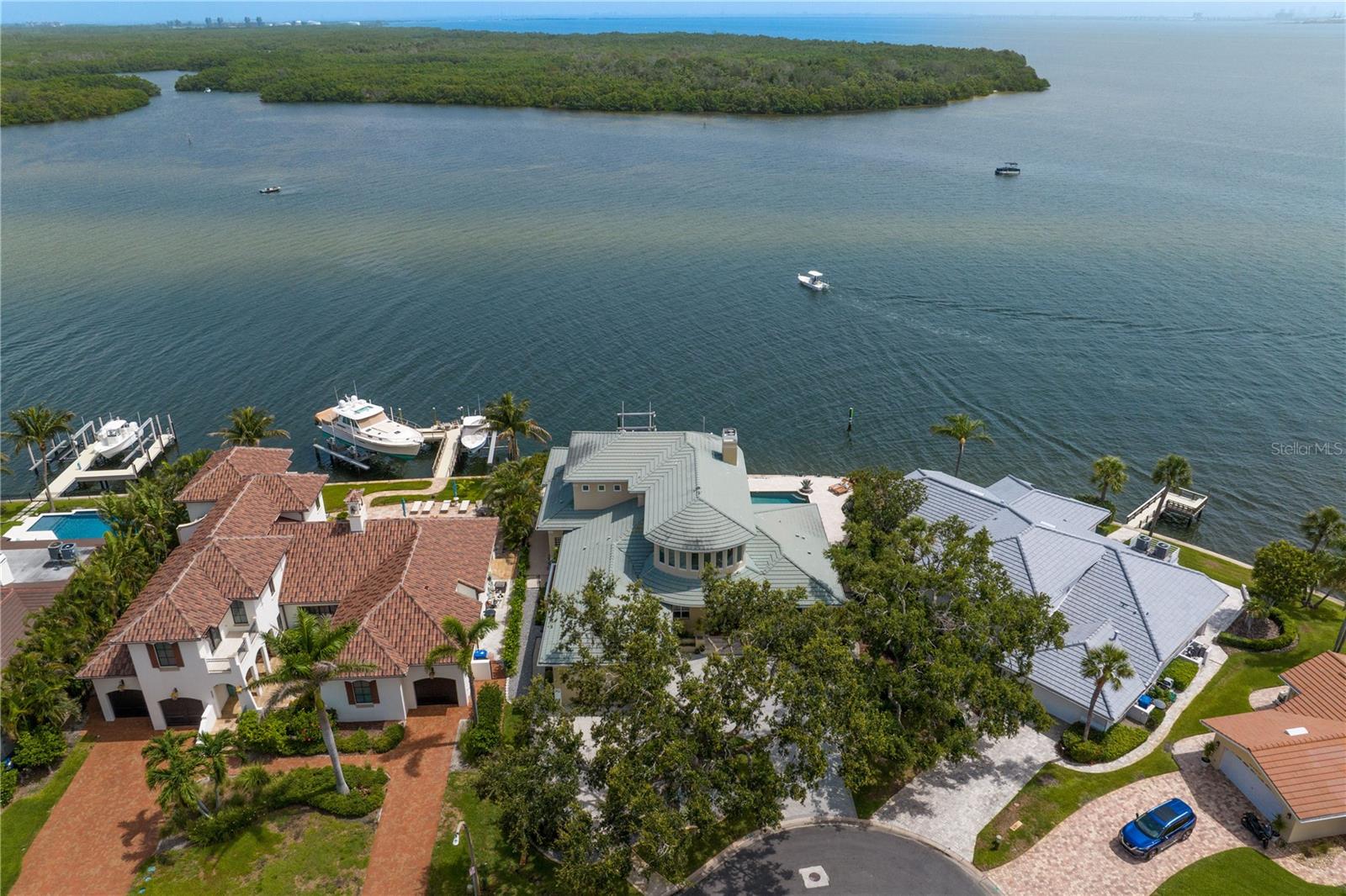 VENETIAN ISLES - Residential