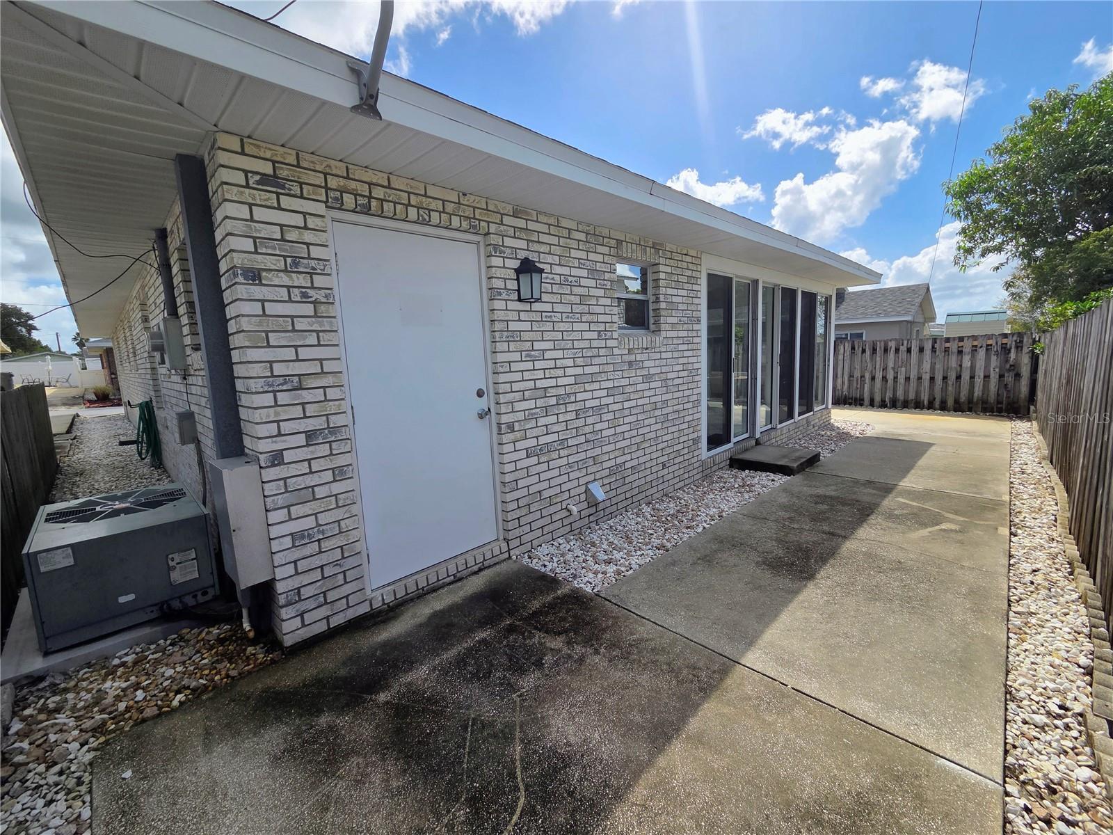 DEXTER DELL SUB - Residential Lease