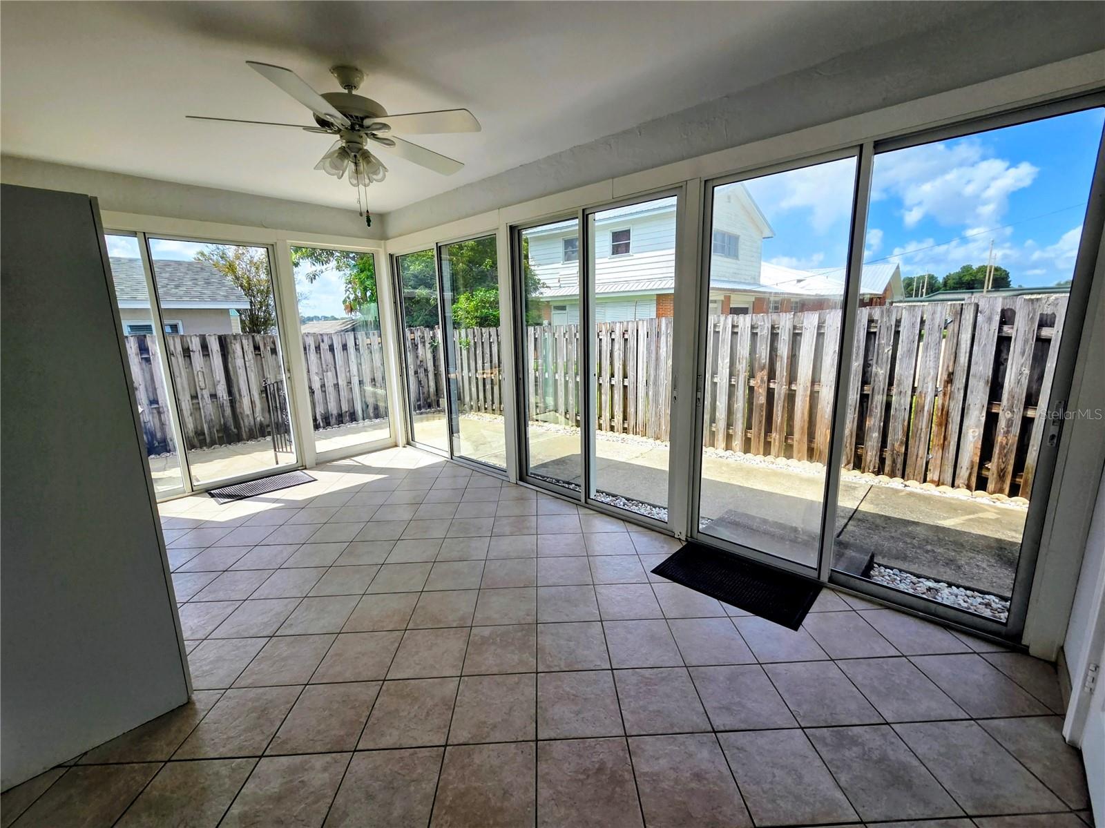 DEXTER DELL SUB - Residential Lease