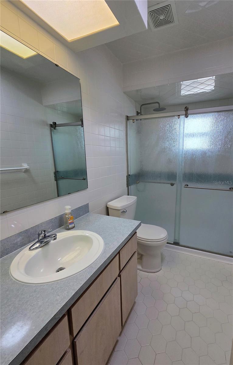 DEXTER DELL SUB - Residential Lease