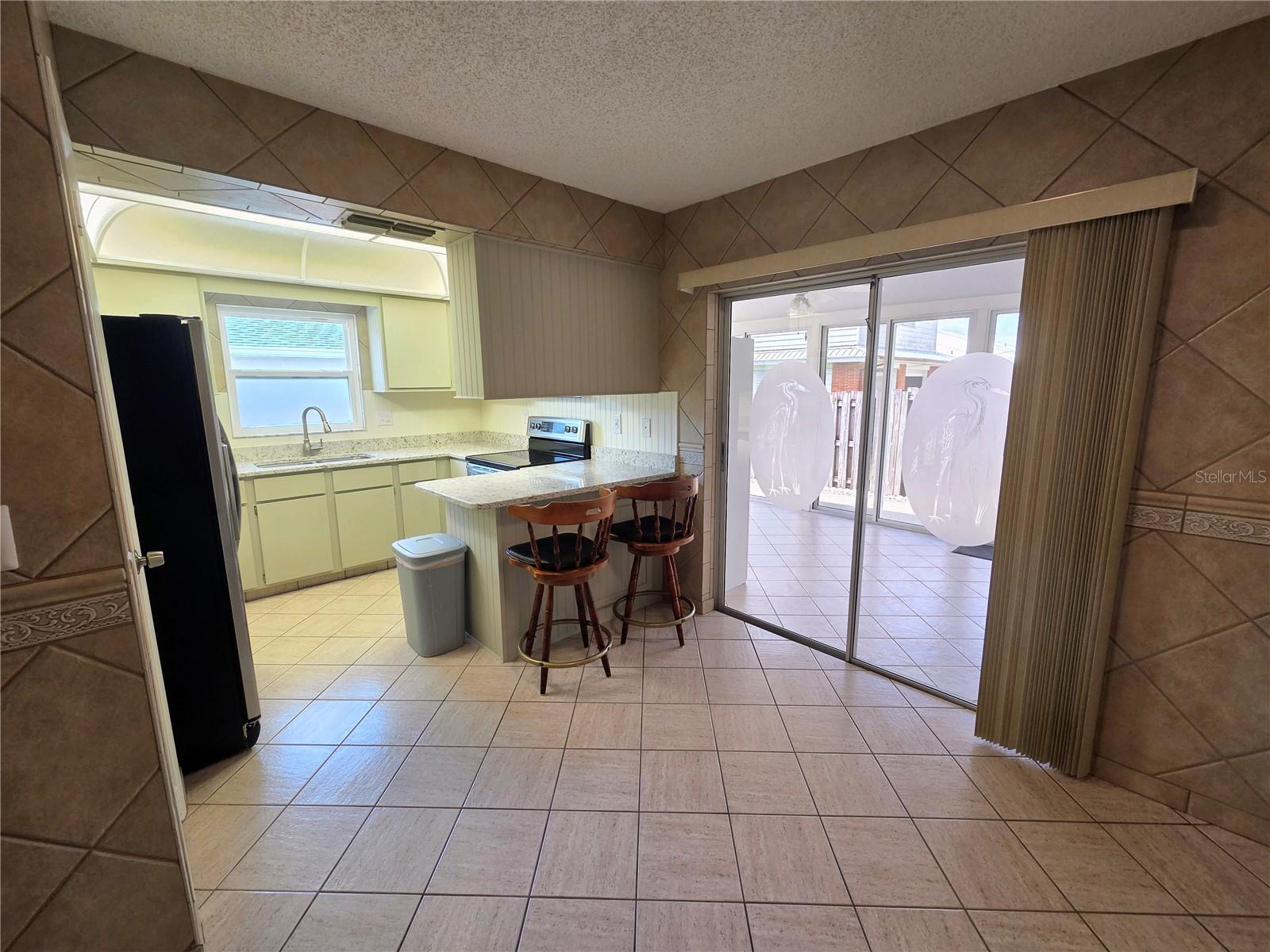 DEXTER DELL SUB - Residential Lease