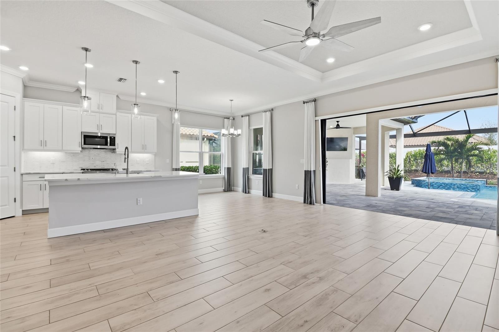 AZARIO ESPLANADE PH IV - Residential