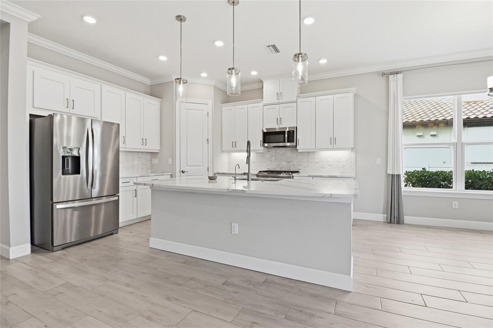 AZARIO ESPLANADE PH IV - Residential