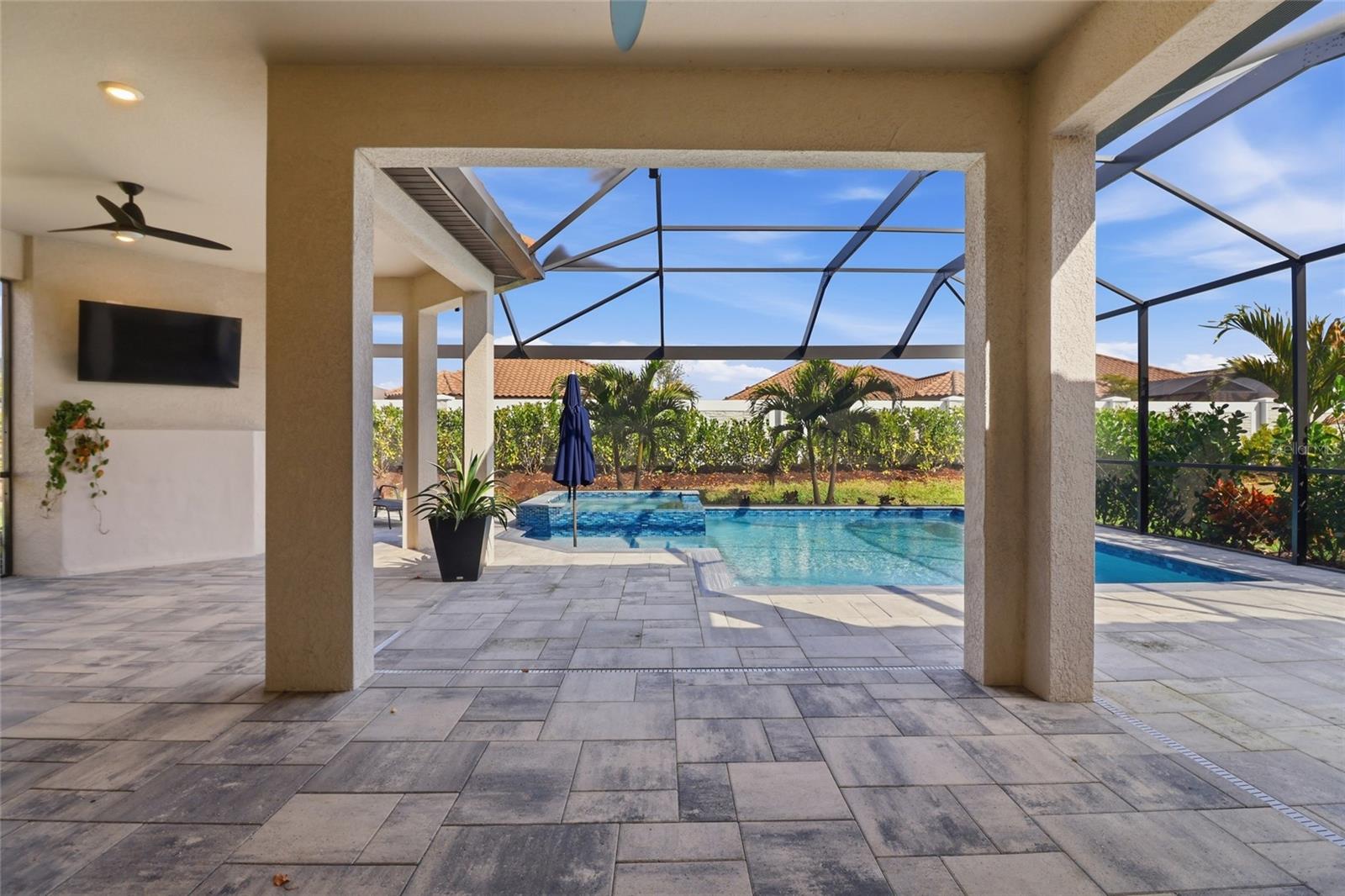 AZARIO ESPLANADE PH IV - Residential