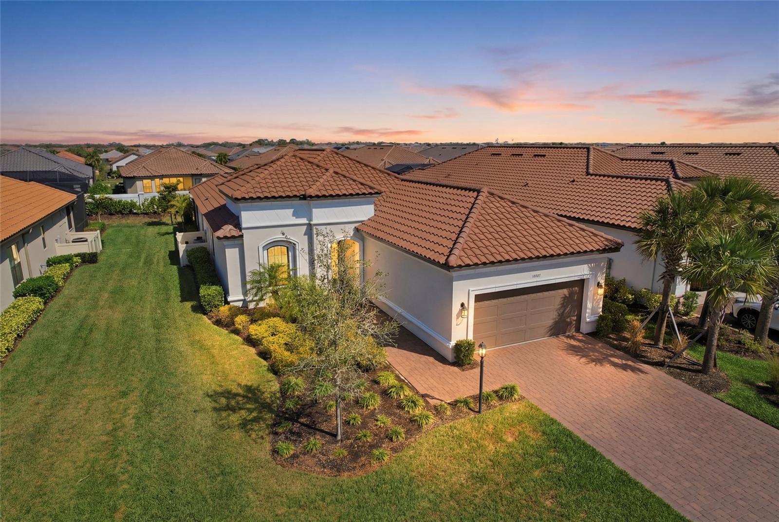 AZARIO ESPLANADE PH IV - Residential