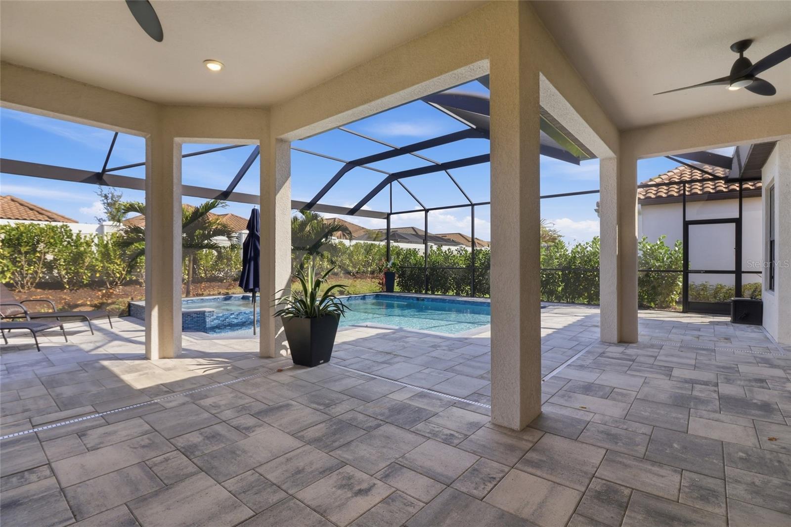 AZARIO ESPLANADE PH IV - Residential