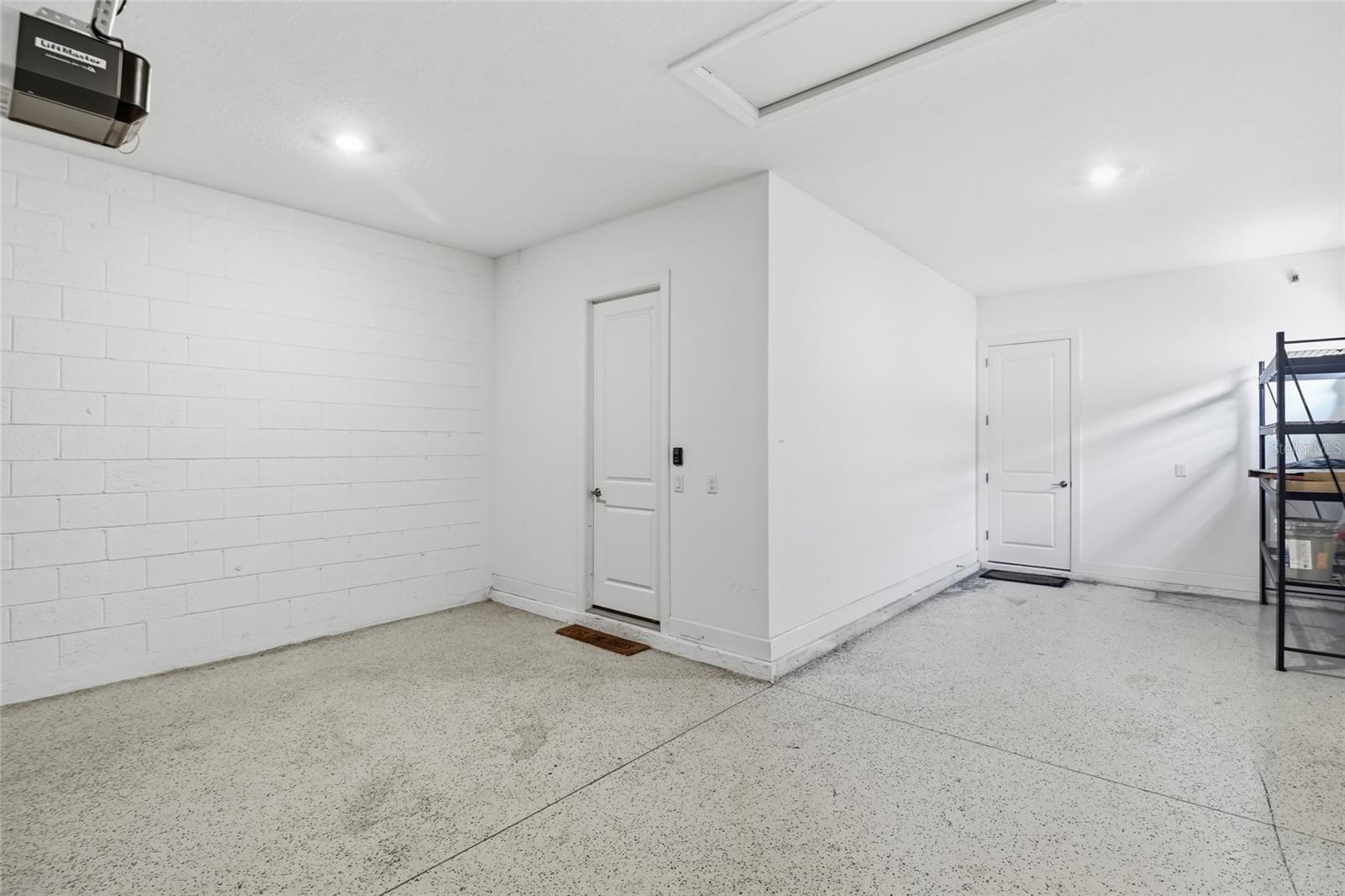 AZARIO ESPLANADE PH IV - Residential