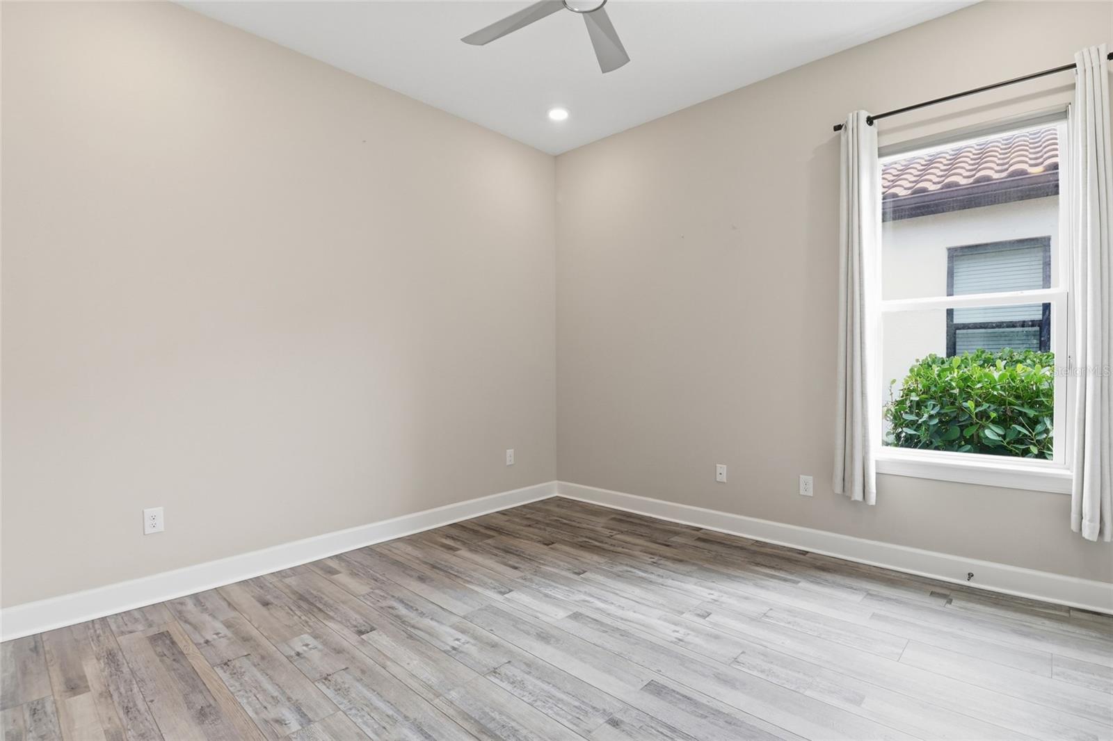 AZARIO ESPLANADE PH IV - Residential