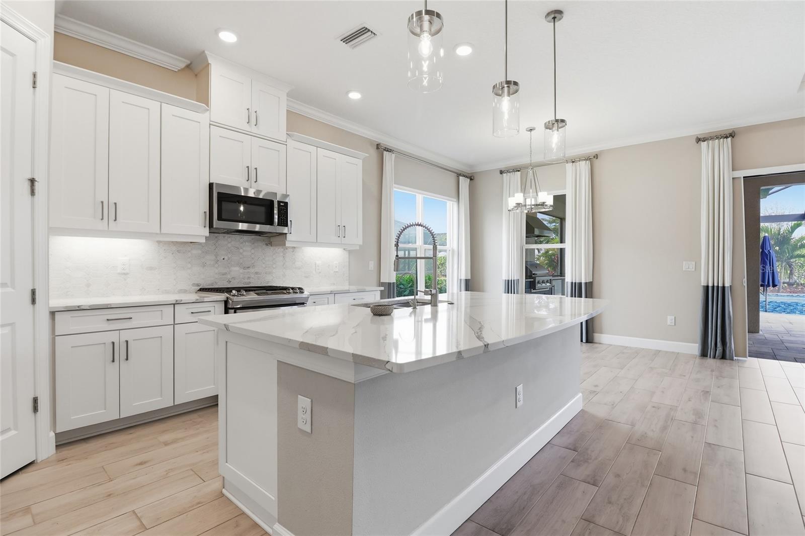 AZARIO ESPLANADE PH IV - Residential