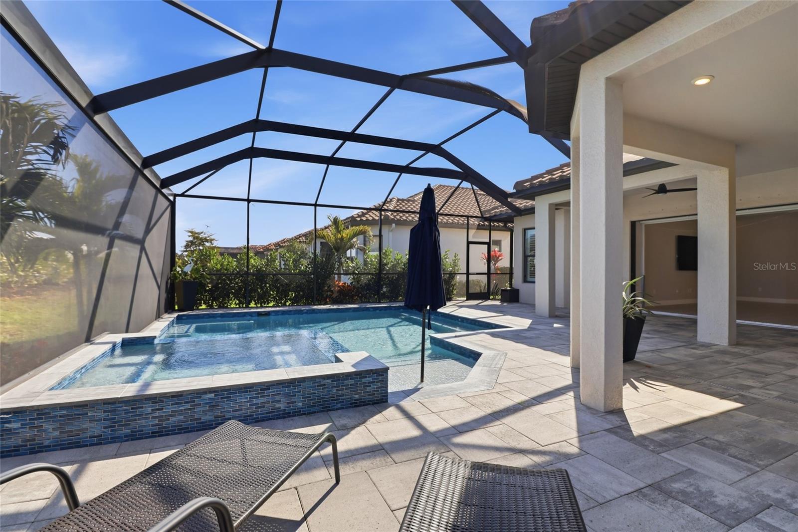 AZARIO ESPLANADE PH IV - Residential