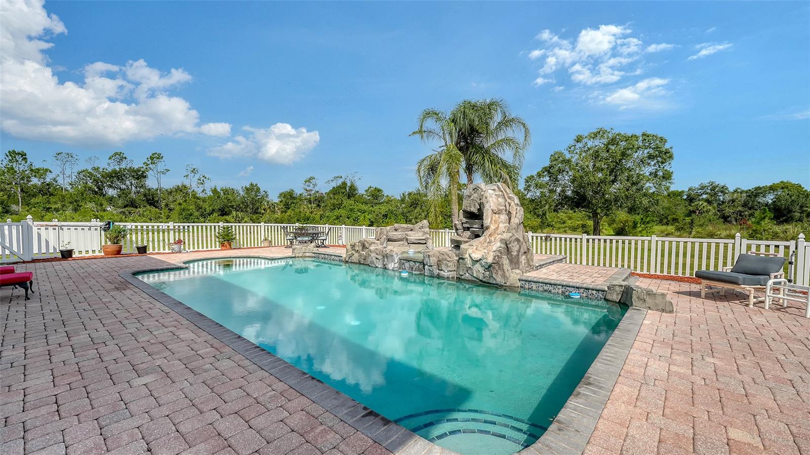 SADDLE OAK ESTATES - Residential