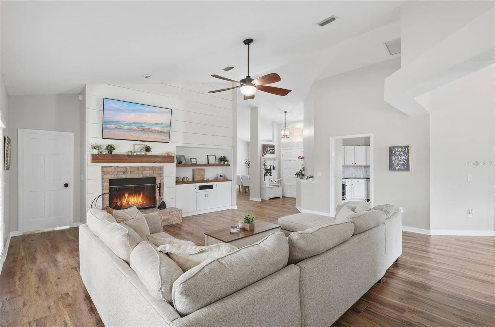 GLEN ABBEY UNIT 03 - Residential