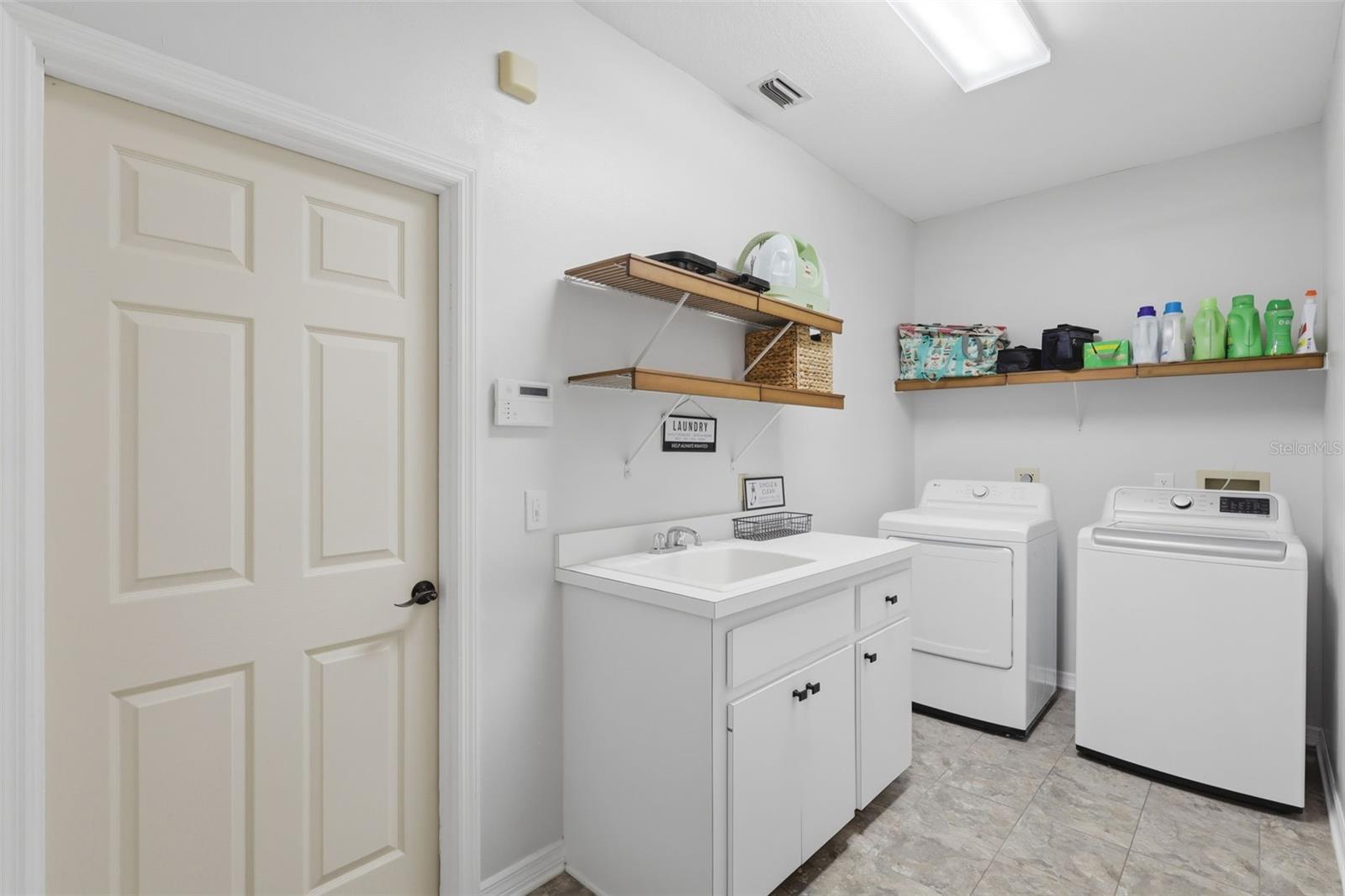 GLEN ABBEY UNIT 03 - Residential