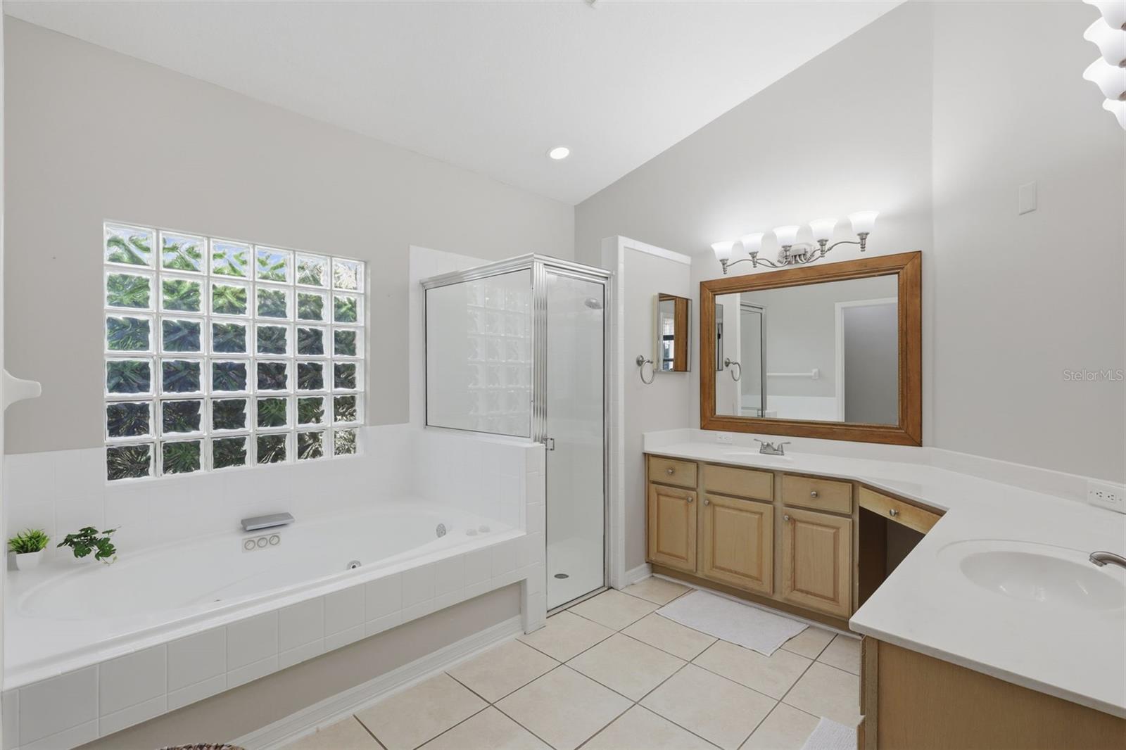 GLEN ABBEY UNIT 03 - Residential