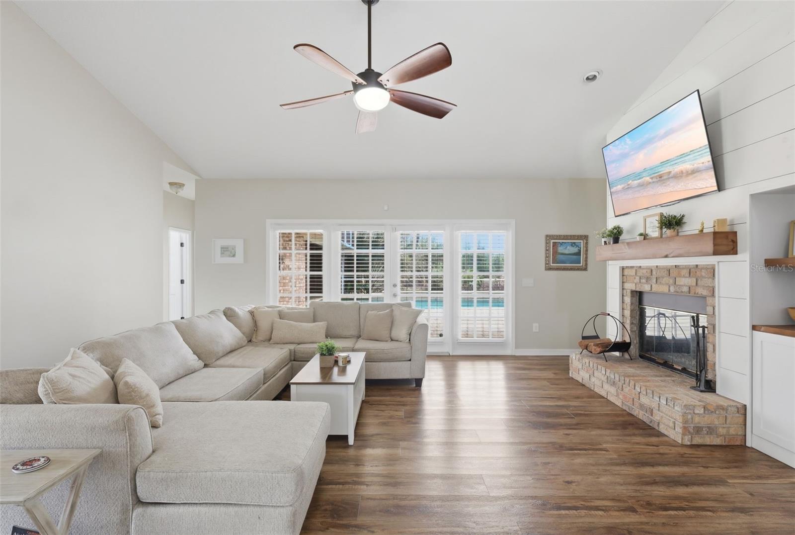 GLEN ABBEY UNIT 03 - Residential