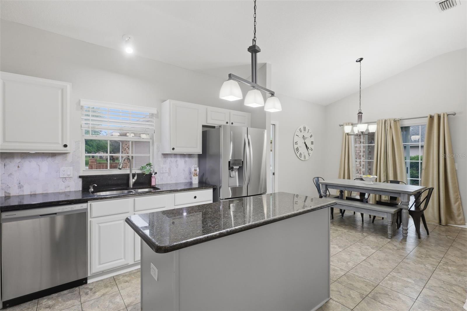 GLEN ABBEY UNIT 03 - Residential