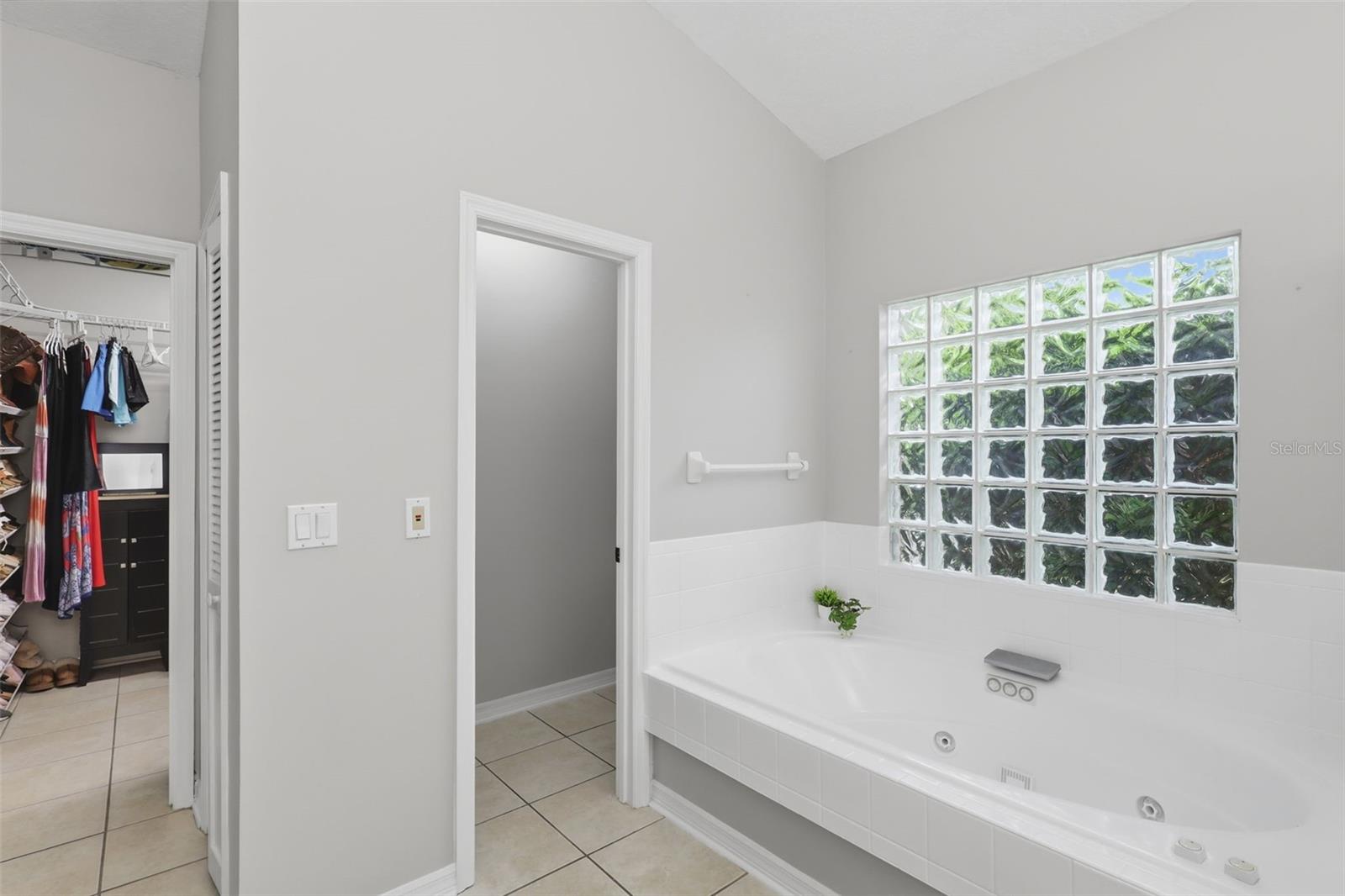 GLEN ABBEY UNIT 03 - Residential