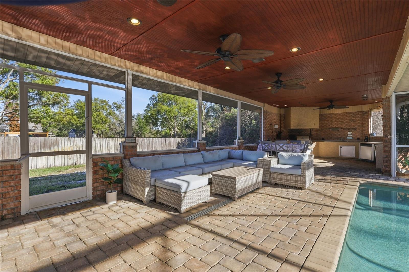 GLEN ABBEY UNIT 03 - Residential