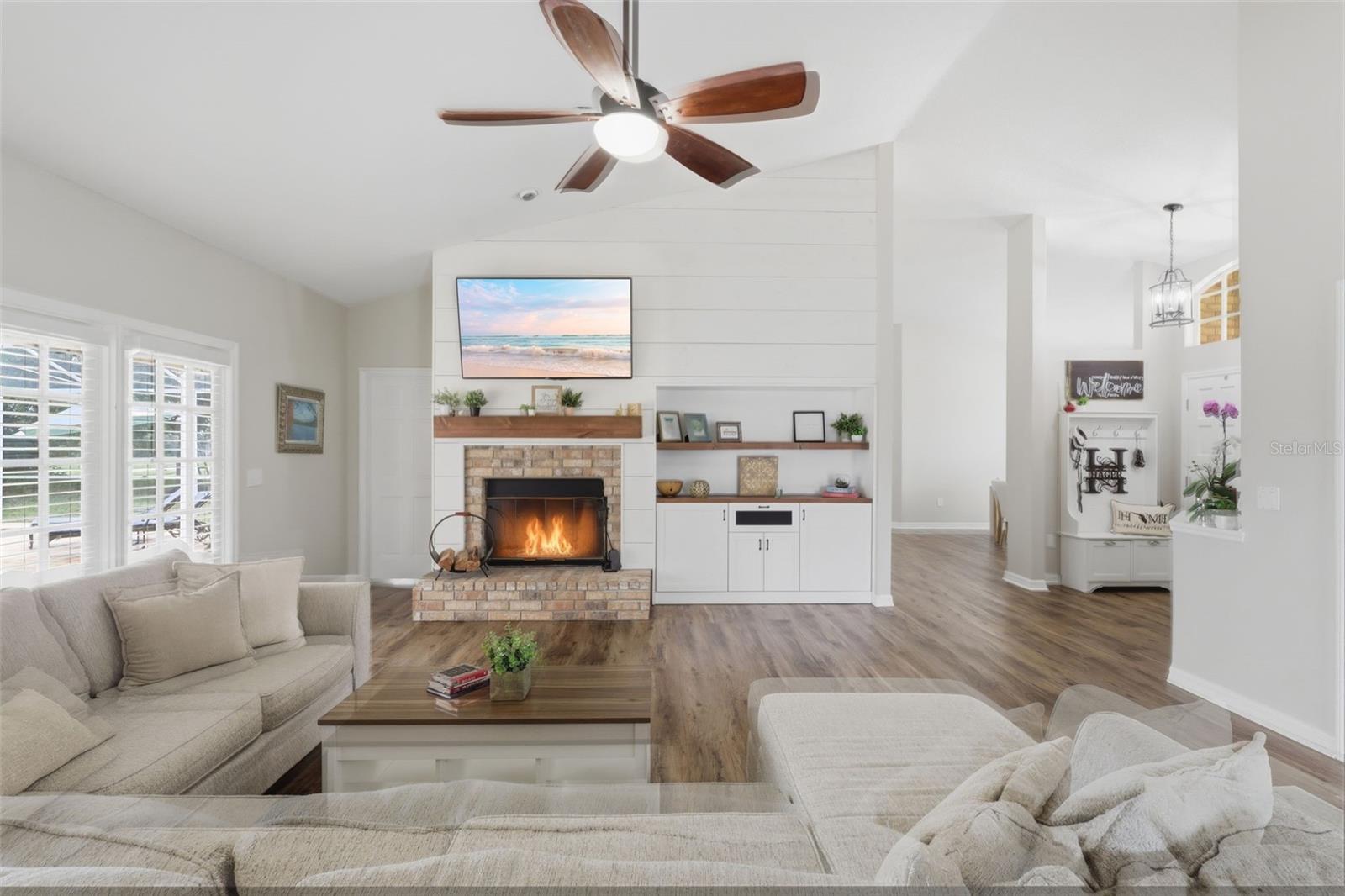 GLEN ABBEY UNIT 03 - Residential