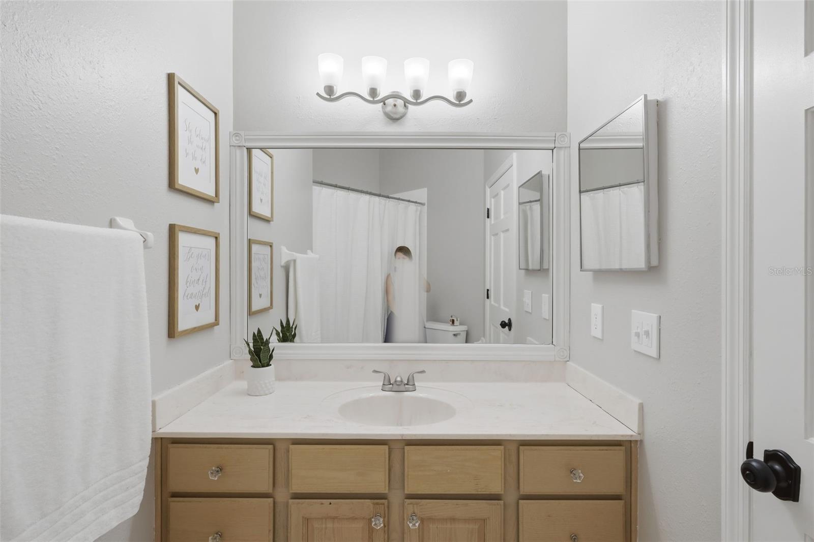 GLEN ABBEY UNIT 03 - Residential