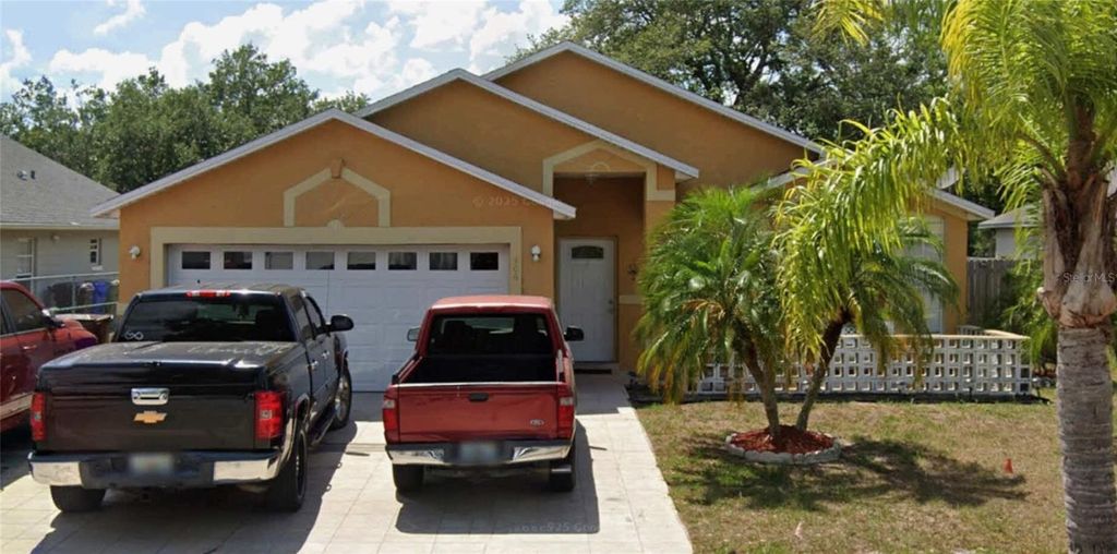 Photo of 406 S Latonia Street, Kissimmee, FL 34741 (MLS # O6387083)