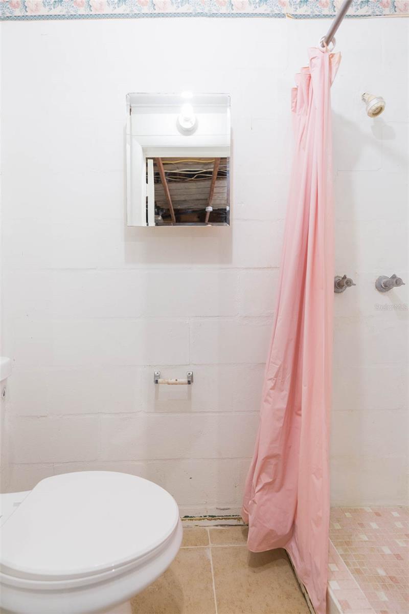 BEACON SQUARE - Residential Lease