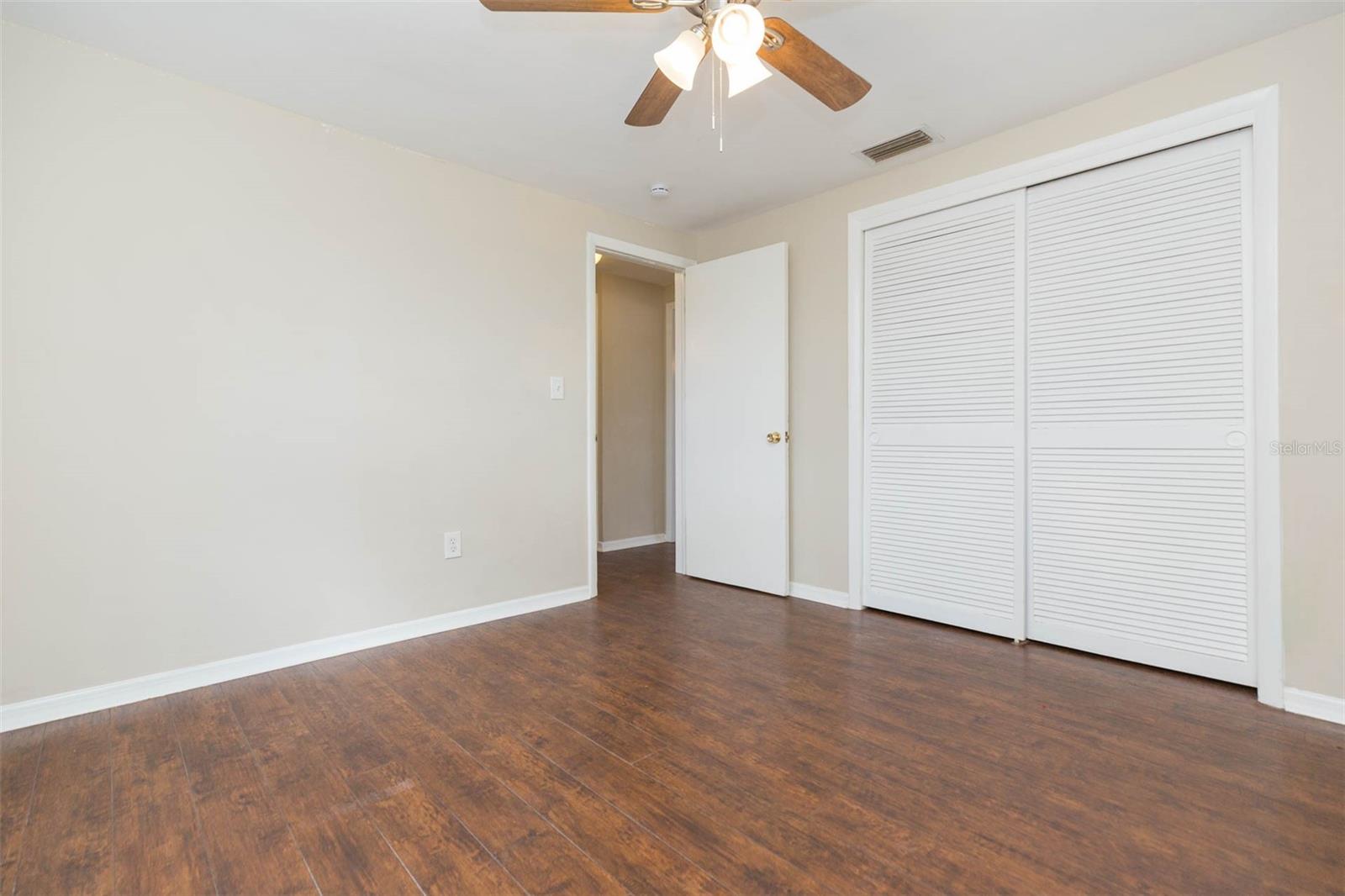 BEACON SQUARE - Residential Lease