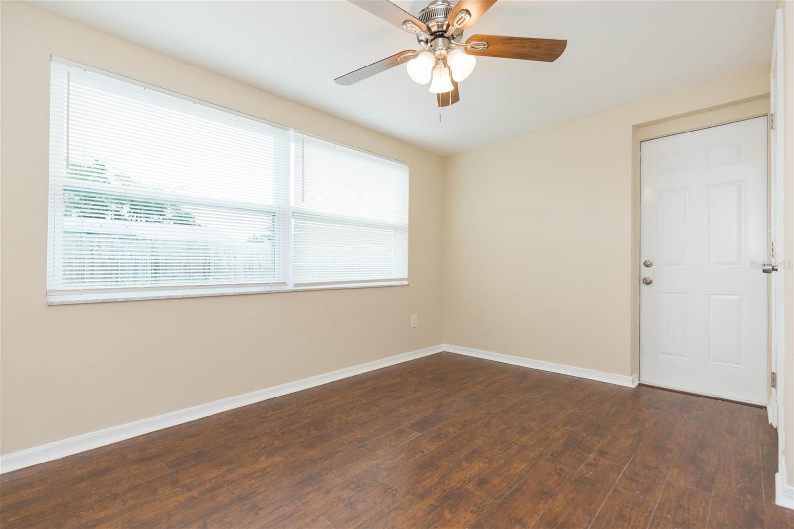 BEACON SQUARE - Residential Lease