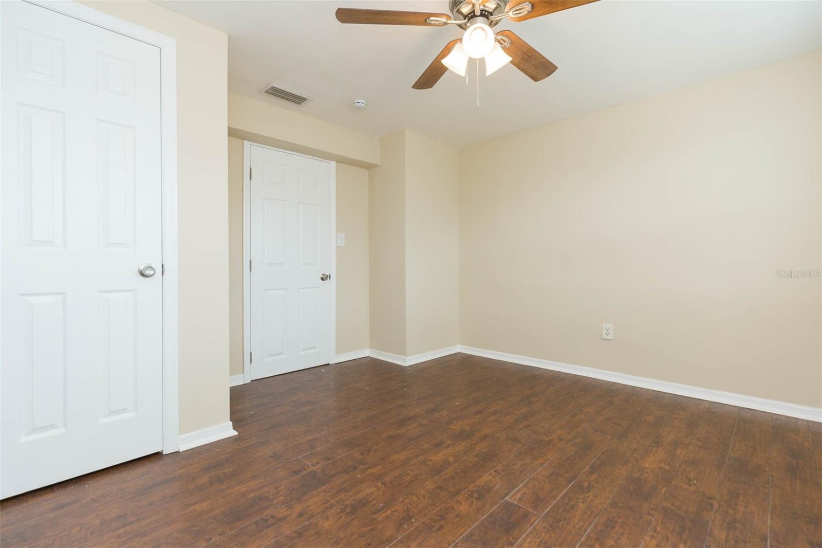 BEACON SQUARE - Residential Lease