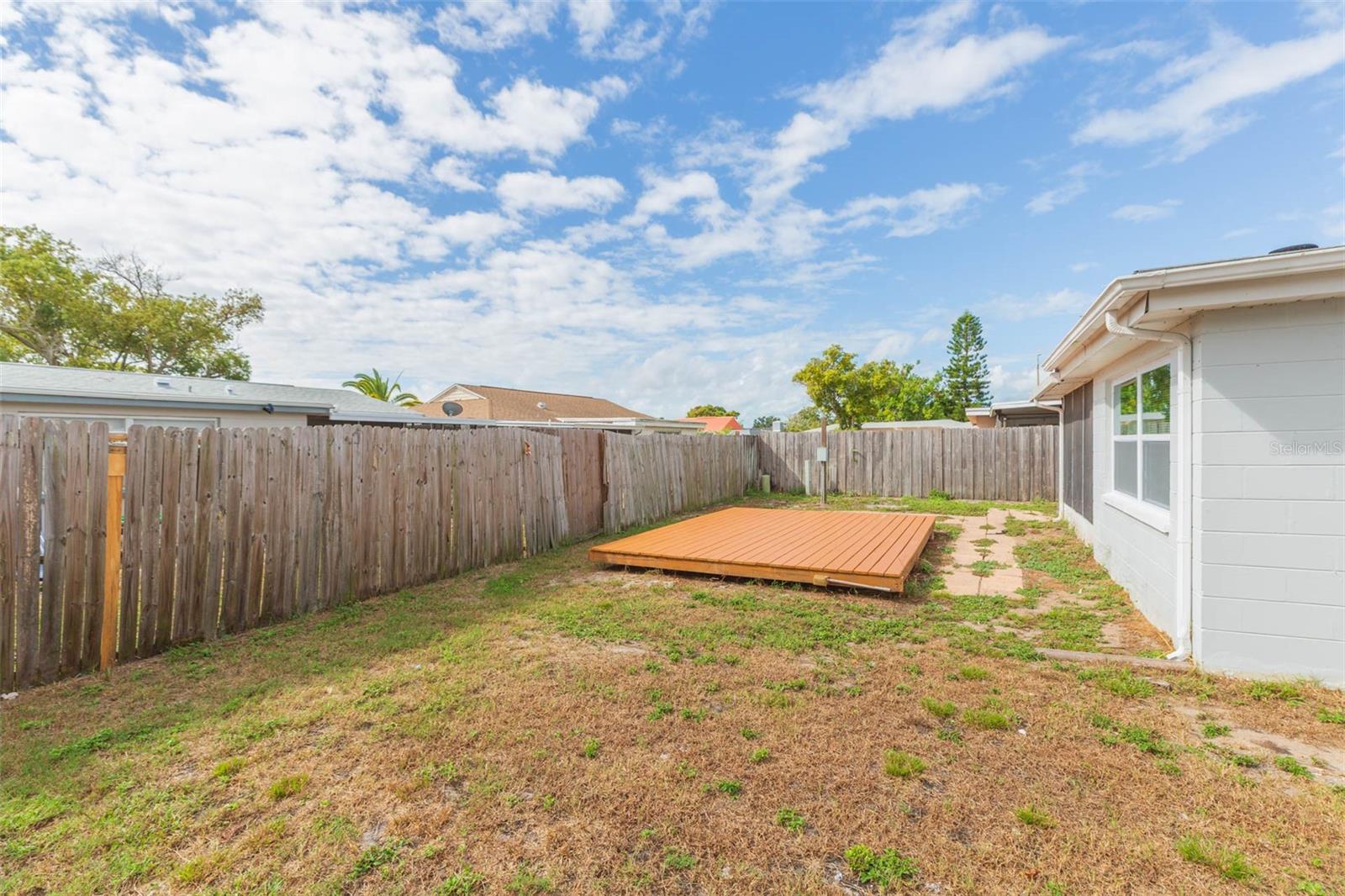 BEACON SQUARE - Residential Lease