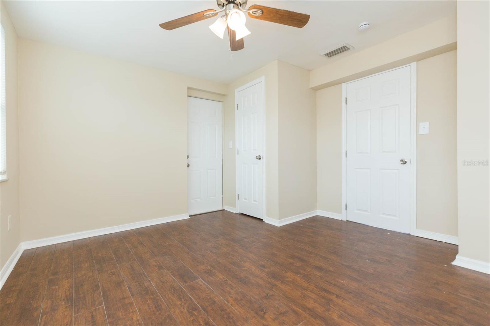 BEACON SQUARE - Residential Lease