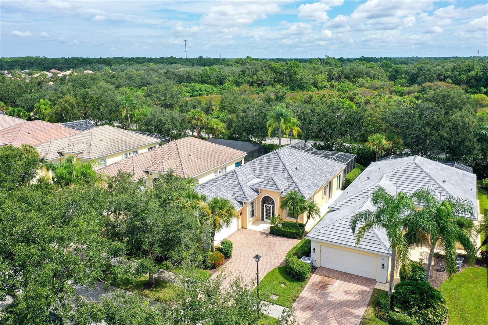 VILLAGEWALK - Residential