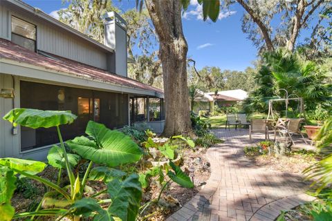 A home in LAKELAND