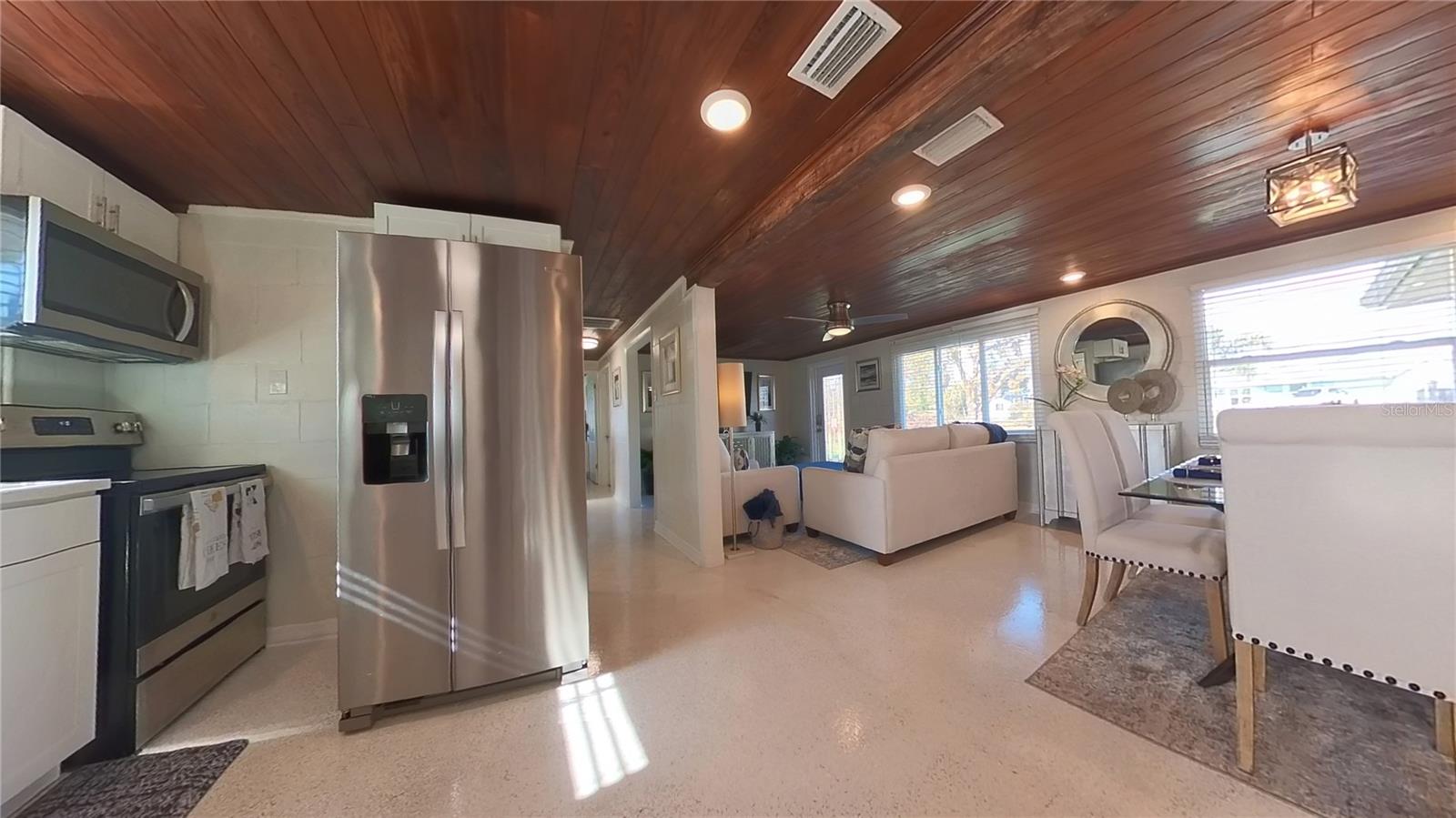 NOKOMIS ACRES - Residential Lease