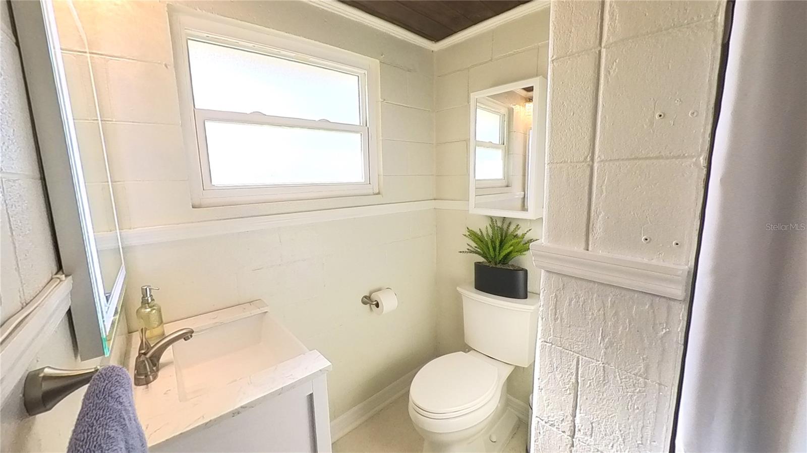 NOKOMIS ACRES - Residential Lease