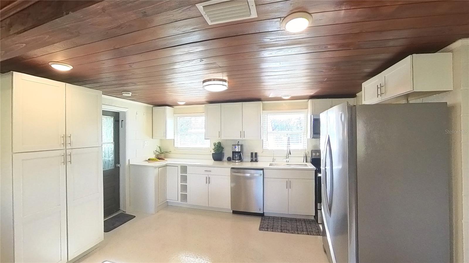 NOKOMIS ACRES - Residential Lease