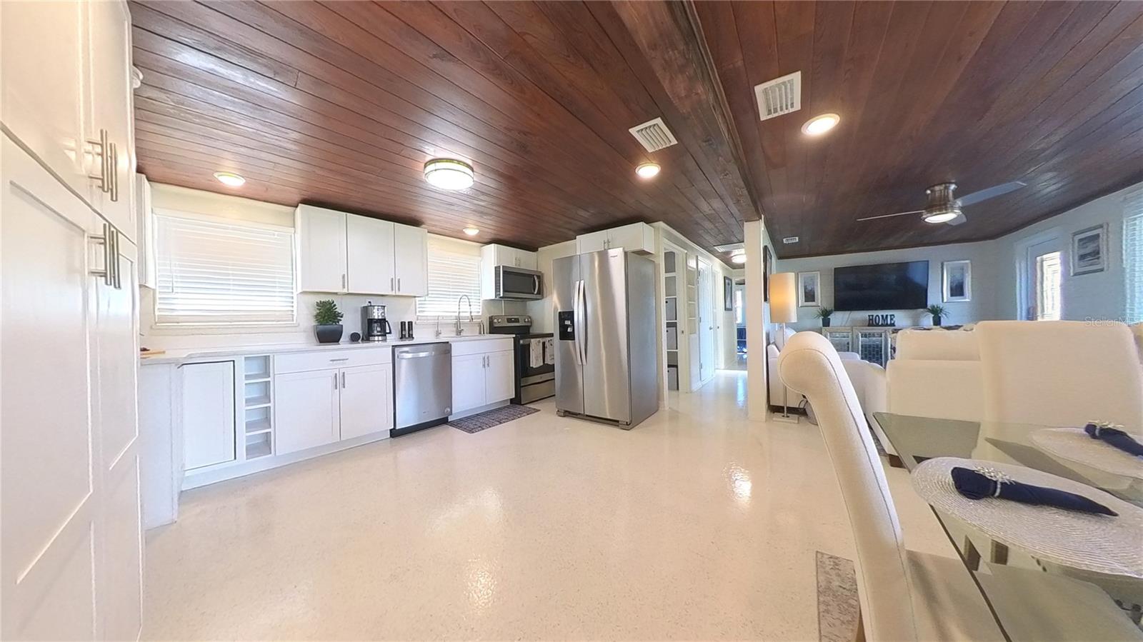 NOKOMIS ACRES - Residential Lease