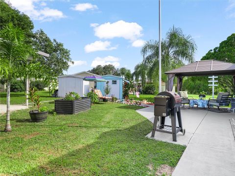 A home in LAKE WALES