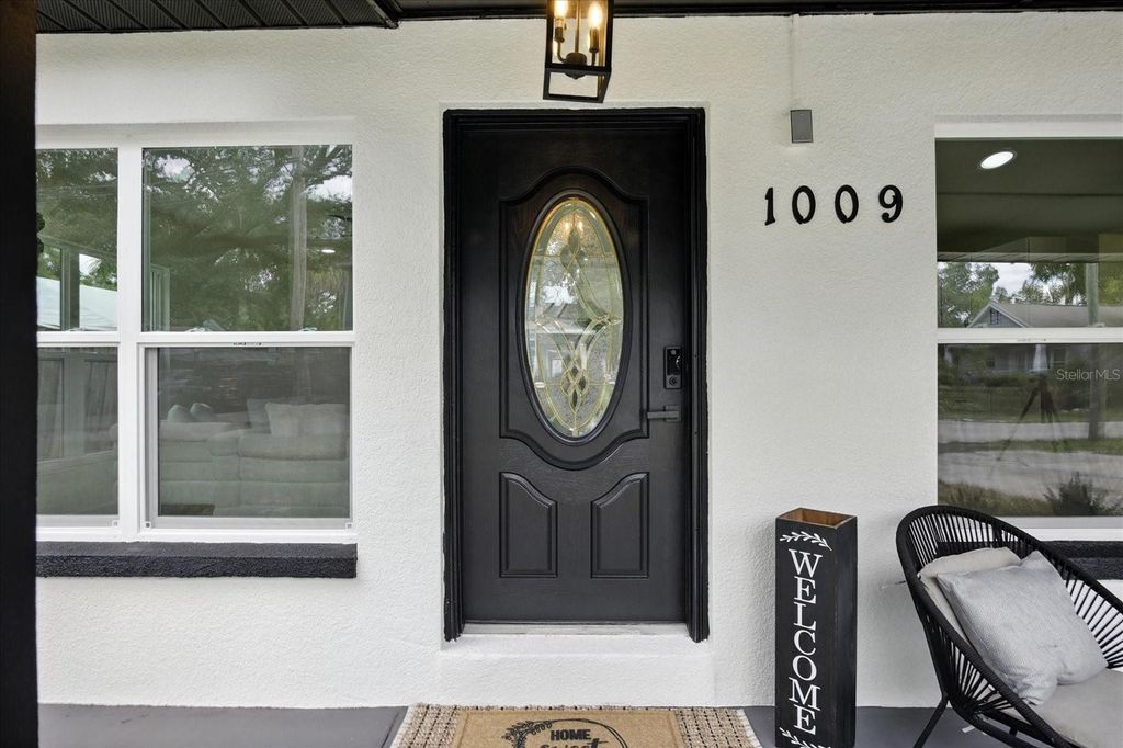 Photo of 1009 E Crawford Street, Tampa, FL 33604 (MLS # TB8418528)