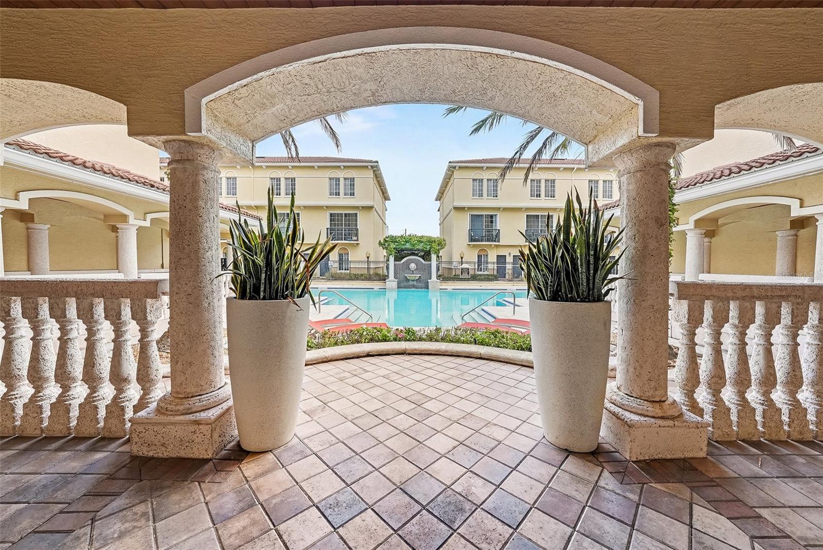 CORDOBA AT BEACH PARK A CONDOM - Residential